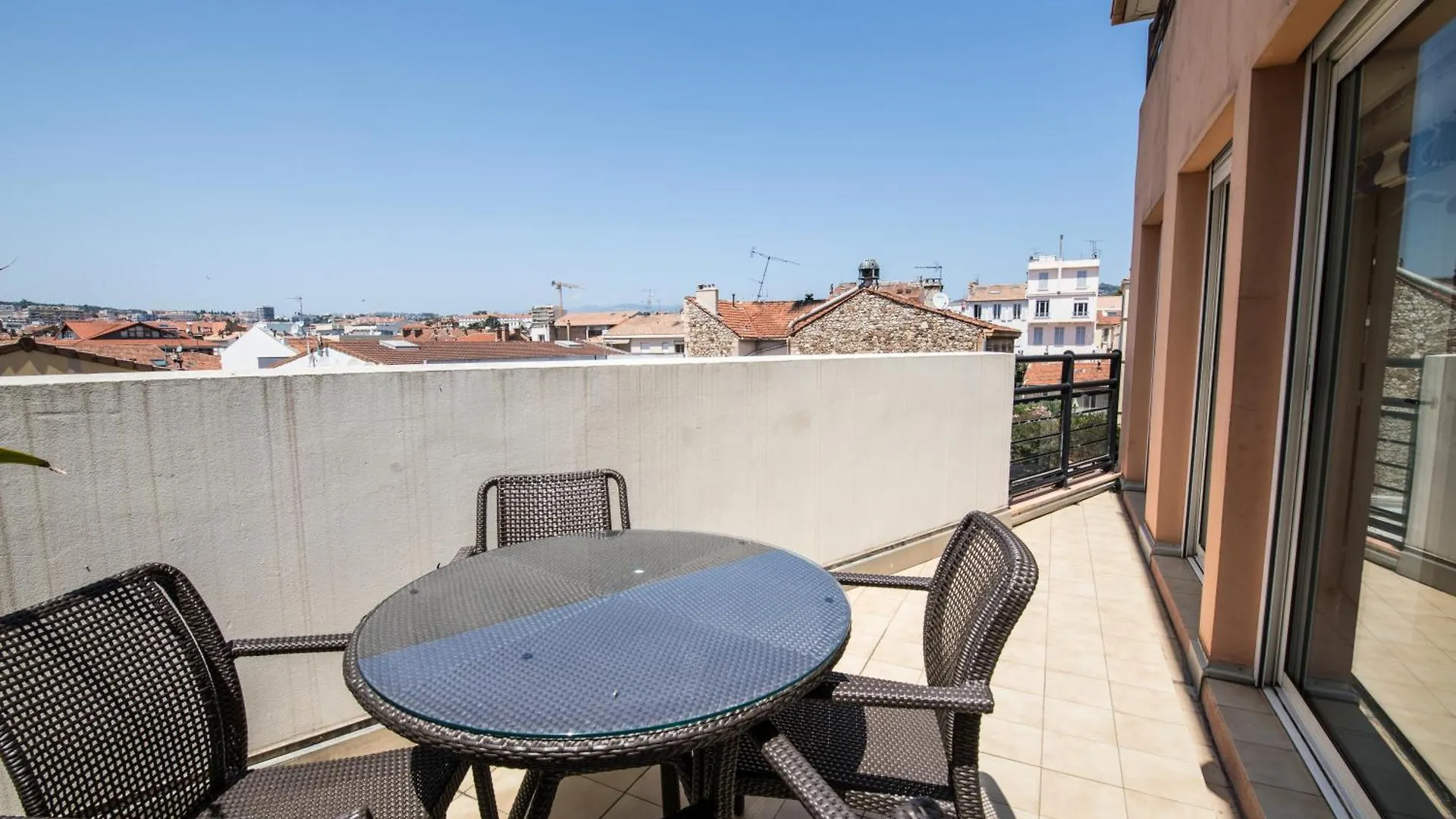 Cannes Croisette Prestige Apart'Hotel 2*,